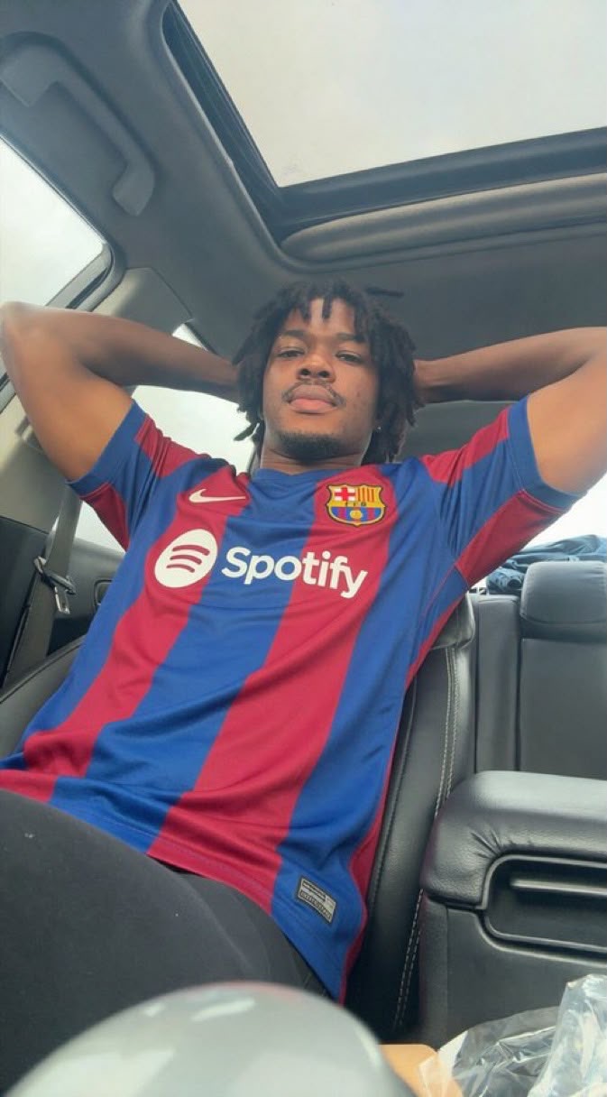 Customer in a Barcelona home jersey
